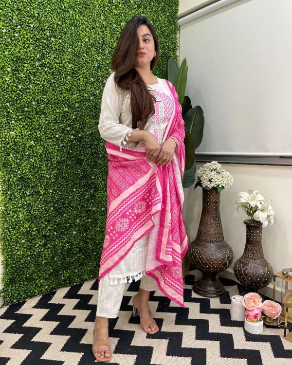 White_Cotton_Embroidered_Kurta_Set_With_Dupatta_for_Women