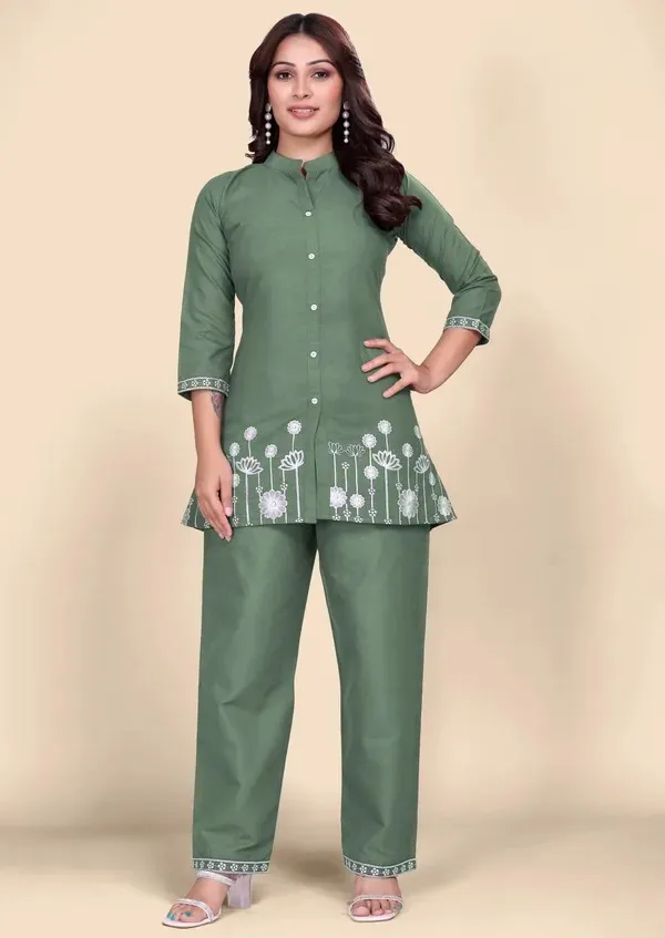 Green_Floral_Straight_Kurta_Pant_Set_For_Women