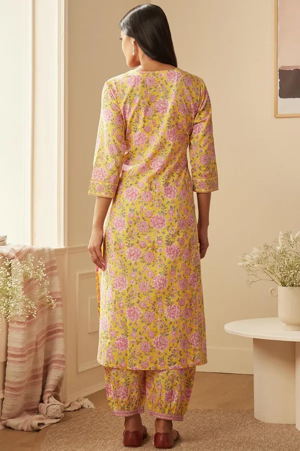 Yellow_Floral_Print_Straight_Kurta_Set_for_Women