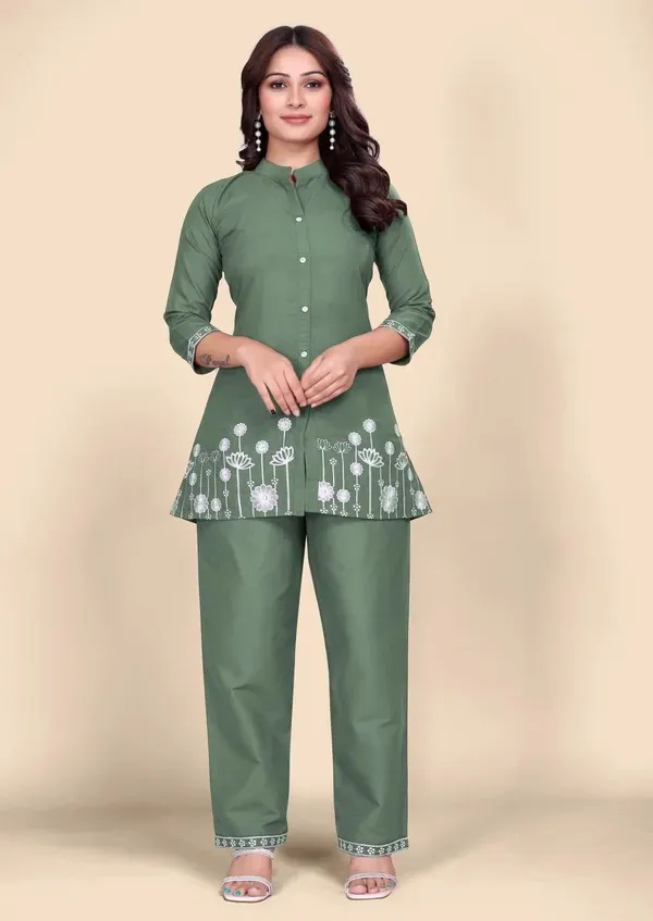 Green_Floral_Straight_Kurta_Pant_Set_For_Women