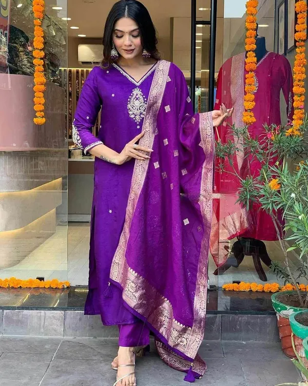 Purple_Embroidered_Kurta_Set_With_Dupatta_For_Women