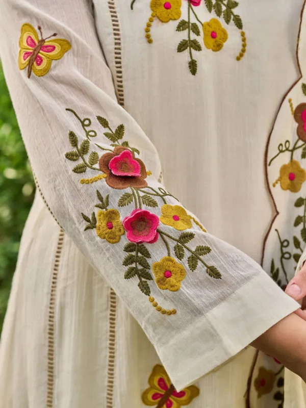 Cream_Embroidered_Straight_Kurta_Set_for_Women