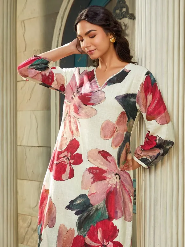 Black_PC_Cotton_Floral_Print_Kurta_Set_For_Women