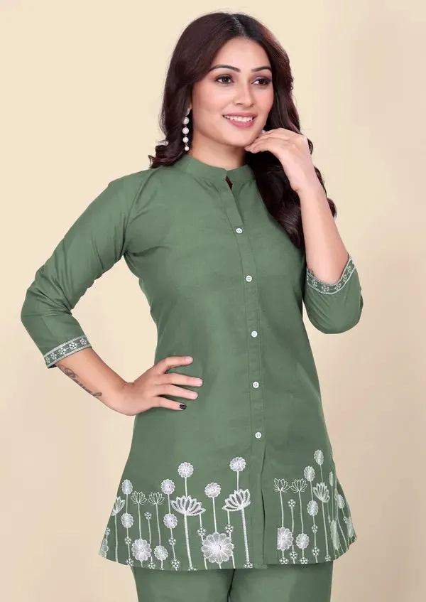 Green_Floral_Straight_Kurta_Pant_Set_For_Women