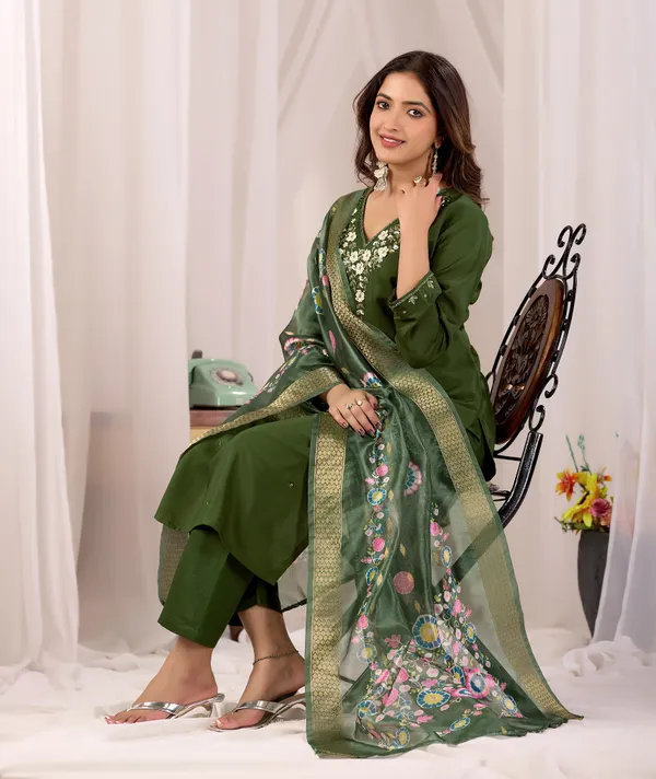 Green_Cotton_Embroidered_Kurta_Set_for_Women