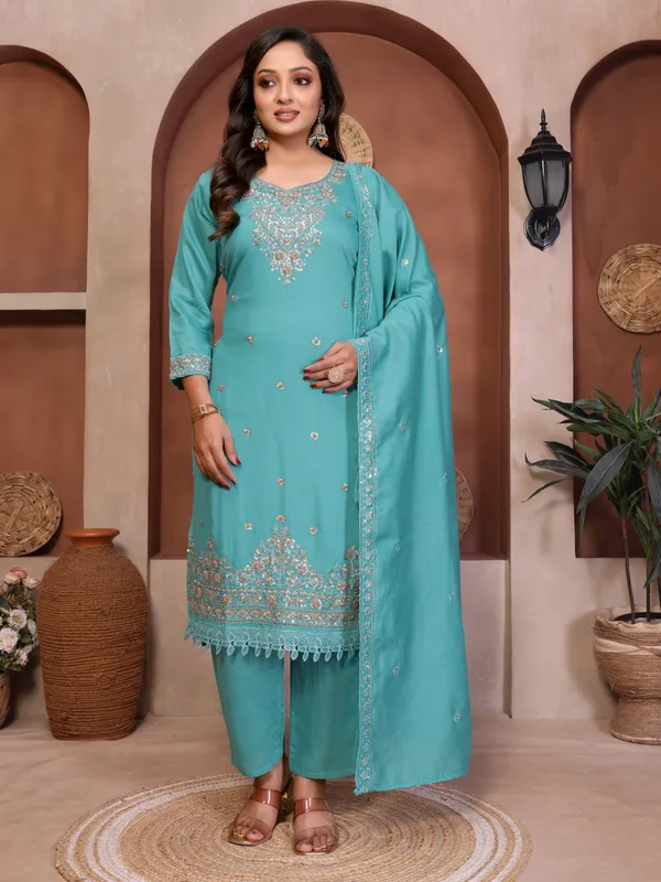 Turquoise_Mall_Roman_Embroidered_Suit_Set_for_Women