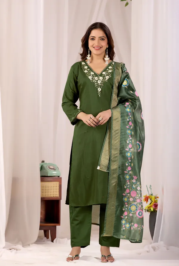 Green_Cotton_Embroidered_Kurta_Set_for_Women