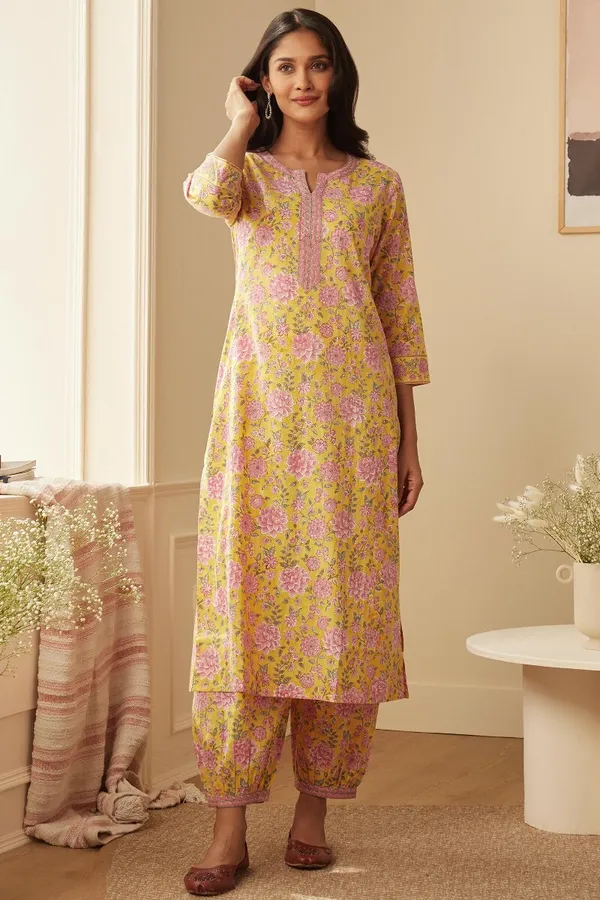 Yellow_Floral_Print_Straight_Kurta_Set_for_Women