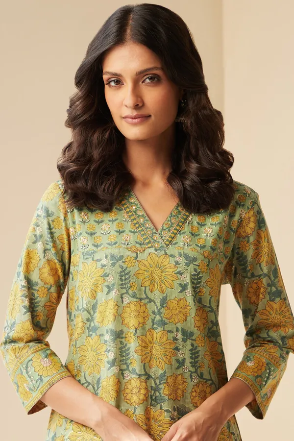 Green_Floral_Print_Straight_Kurta_Set_for_Women