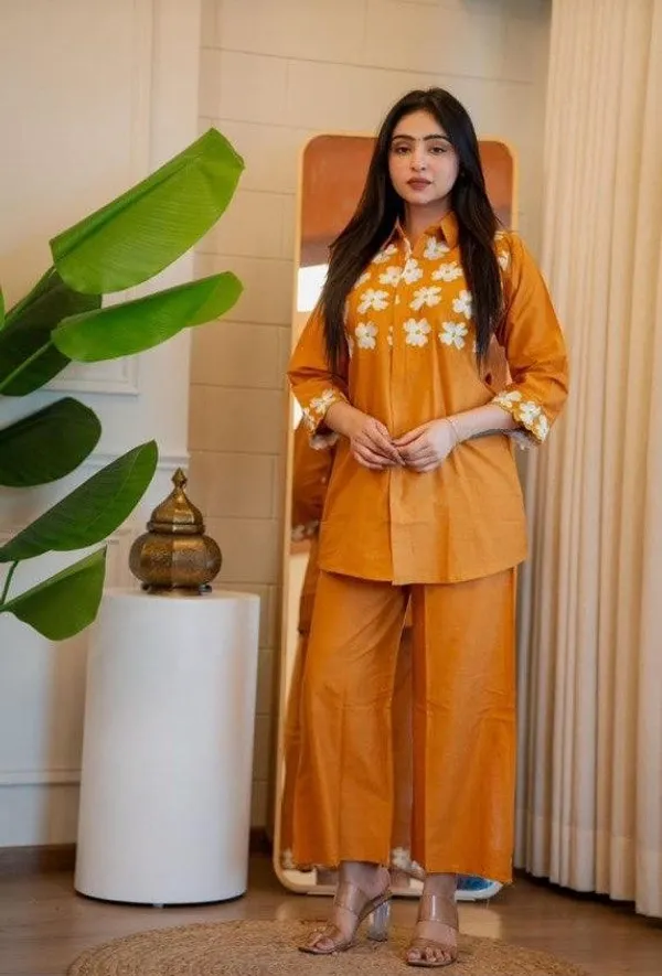Mustard_Slub_Straight_Kurta_Set_For_Women