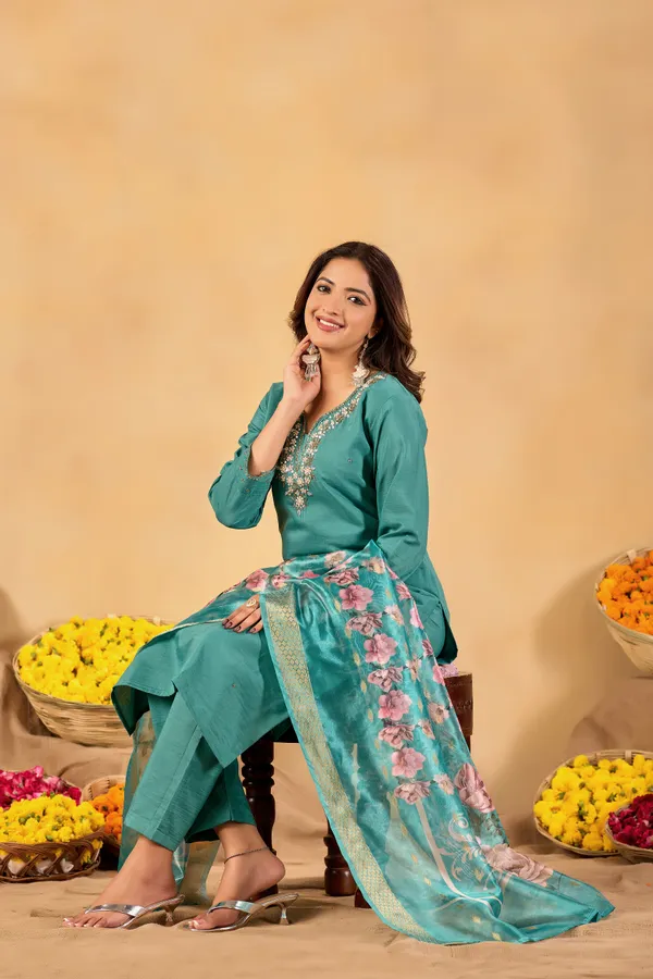 Teal_Cotton_Embroidered_Kurta_Set_for_Women