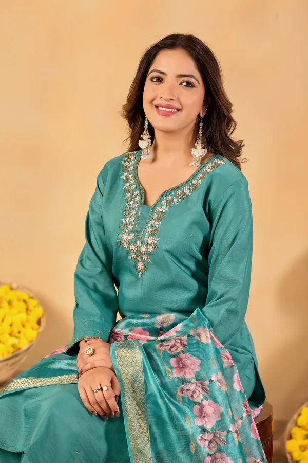 Teal_Cotton_Embroidered_Kurta_Set_for_Women