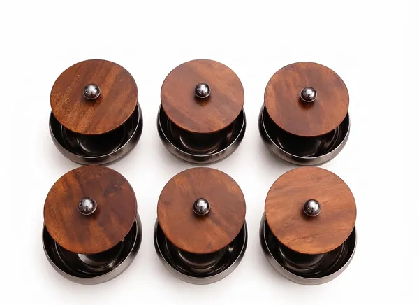 Stainless_Steel_Serving_Bowl_With_Wooden_Lid