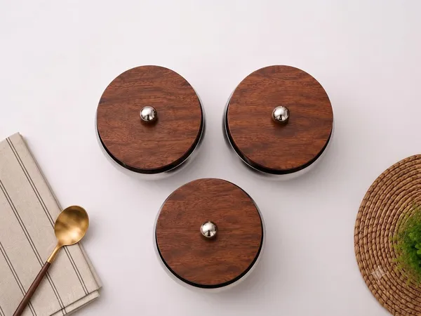 Stainless_Steel_Serving_Bowl_With_Wooden_Lid