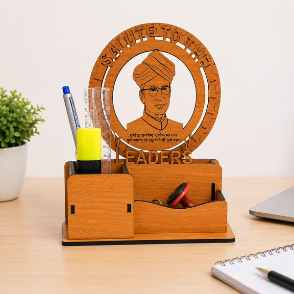 Salute_To_The_Leaders_Wooden_Desk_Organizer_With_Pen_Stand