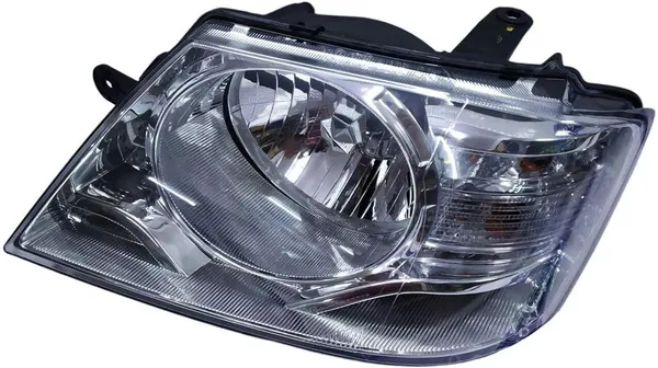 Headlight_suitable_for_Tata_()