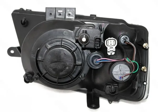 Headlight_suitable_for_Tata_()