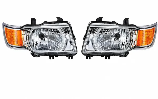 Headlight_suitable_for_Chevrolet_Tavera_()