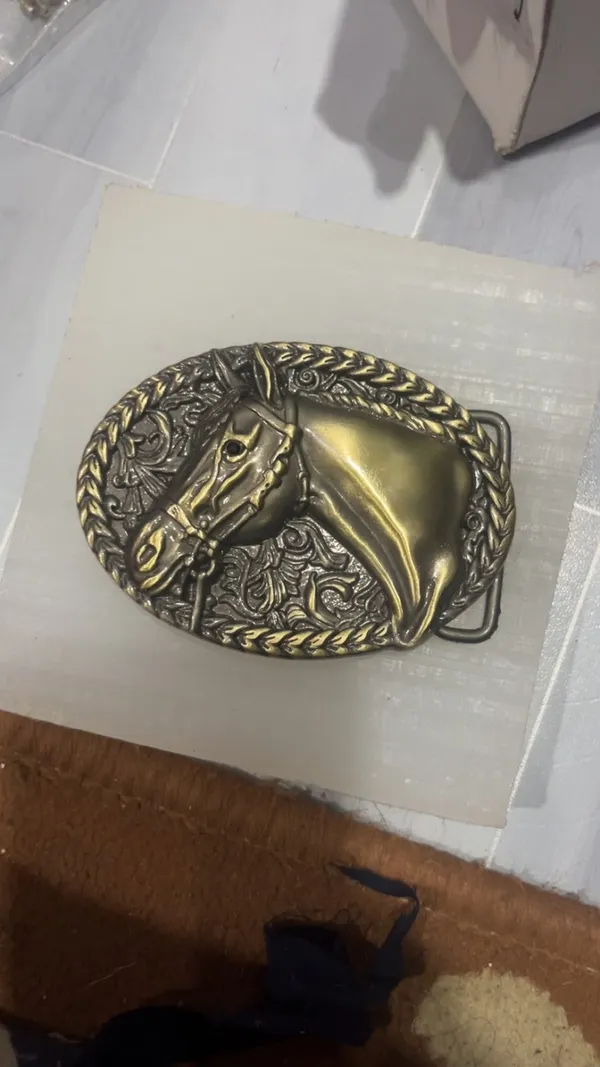 Brass_Metal_Antique_Horse_Head_Embossed_Belt_Buckle_For_Unisex