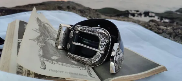 Black_Grain_Leather_Western_Silver_Ornate_Buckle_Belt_For_Unisex