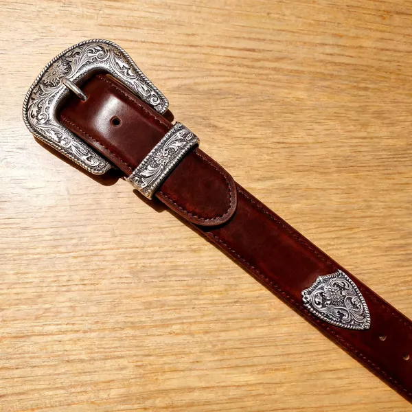 Brown_Grain_Leather_Western_Silver_Engraved_Buckle_Belt_For_Unisex