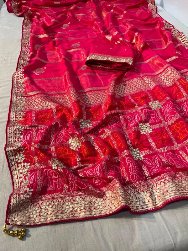 Pink_Traditional_Embroidered_Saree_For_Women