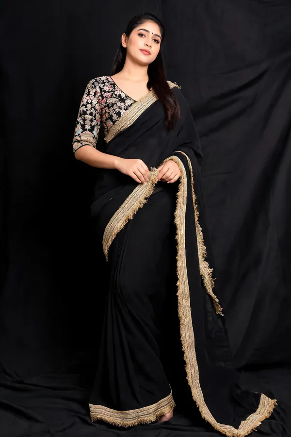 Black_Embellished_Saree_For_Women
