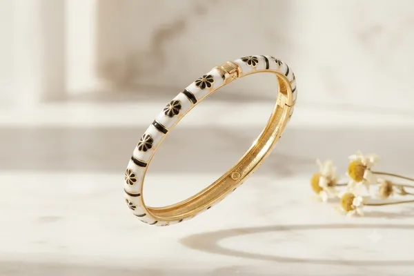White_Enamel_Floral_Bangle_Bracelet_for_Women