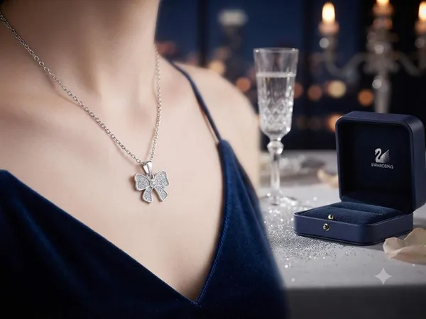 Swarovski_Crystal_Bow_Pendant_Necklace