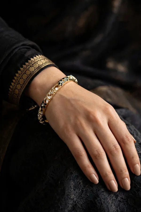 Gold_Tone_Stone_Studded_Bangle_for_Women