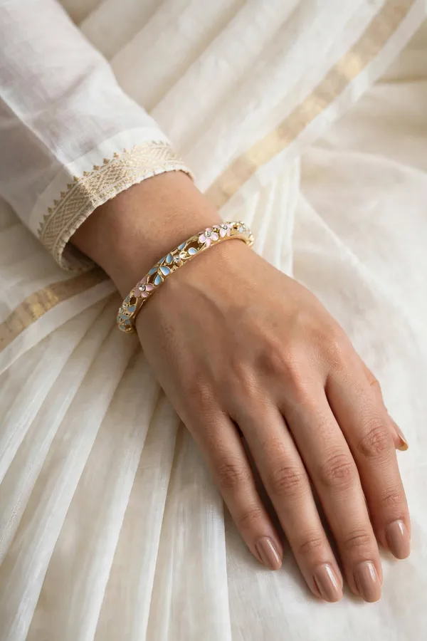 Gold_Finish_Floral_Enamel_Hinged_Bangle_for_Women
