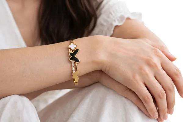Gold_Tone_Butterfly_Bracelet_for_Women