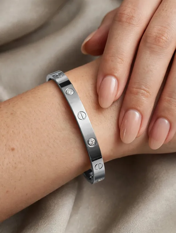 Silver_Tone_Screw_Motif_Bracelet