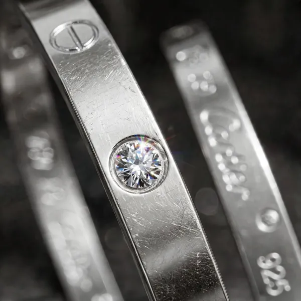 Silver_Tone_Screw_Motif_Bracelet