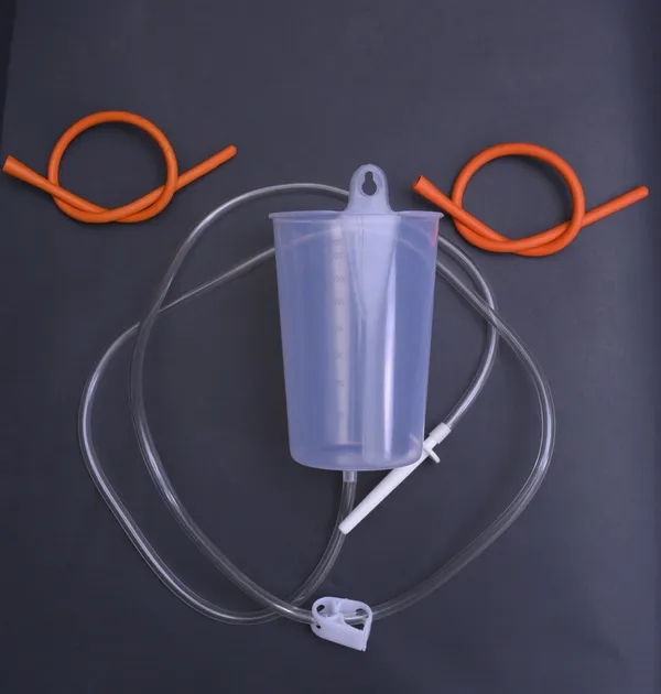Plastic_Enema_Pot_With_Rubber_Catheter_Tube