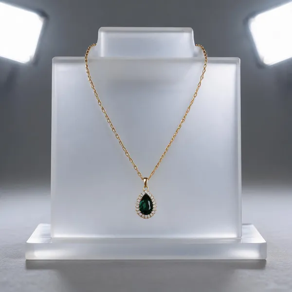 Green_Alloy_Pendant_Necklace_For_Women