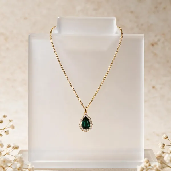 Green_Alloy_Pendant_Necklace_For_Women