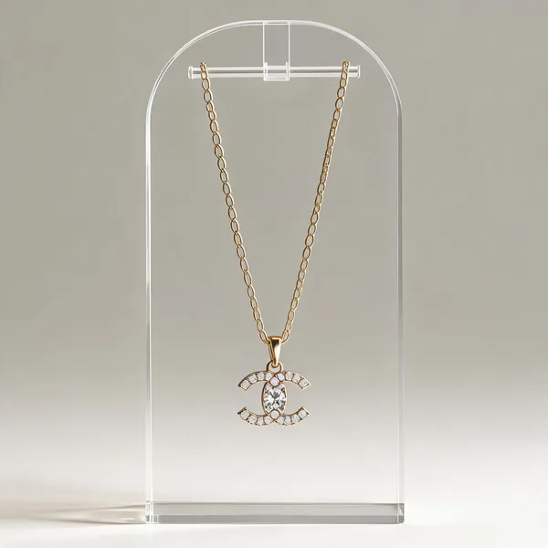 Gold_Alloy_Pendant_Necklace_For_Women