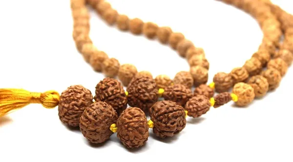 Brown_Rudraksha_Bead_Mala_With_Yellow_Tassel