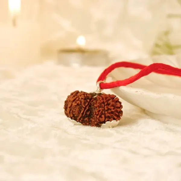 Gauri_Shankar_Rudraksha_Pendant_With_Red_Thread
