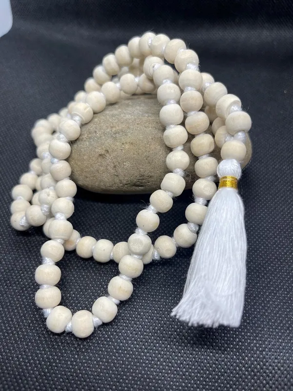 White_Wooden_Bead_Mala_With_Red_Tassel