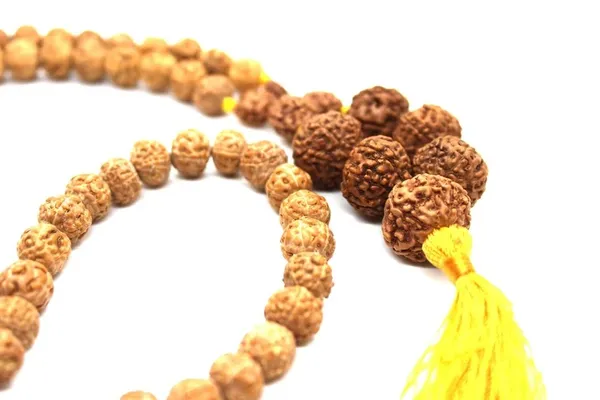 Brown_Rudraksha_Bead_Mala_With_Yellow_Tassel