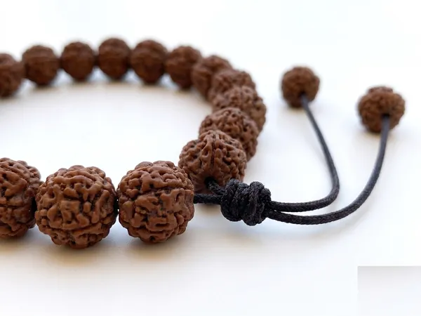 Brown_Rudraksha_Bead_Bracelet_for_Men_And_Women