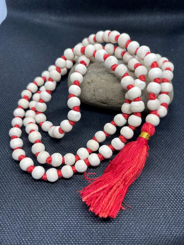 White_Wooden_Bead_Mala_With_Red_Tassel