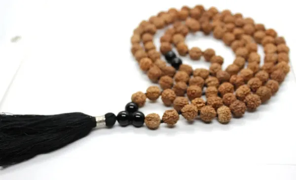Brown_Rudraksha_Bead_Mala_With_Black_Tassel