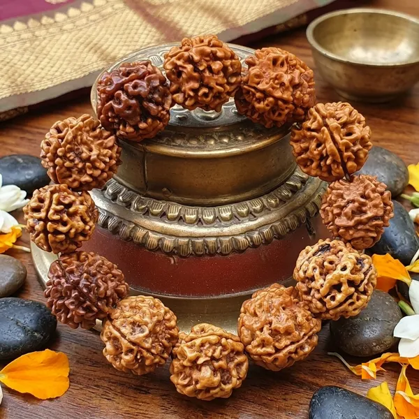 Brown_4_Mukhi_Rudraksha_Bead_Bracelet_for_Unisex