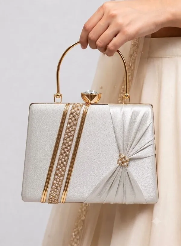 Silver_Pu_Embellished_Party_Clutch_For_Women