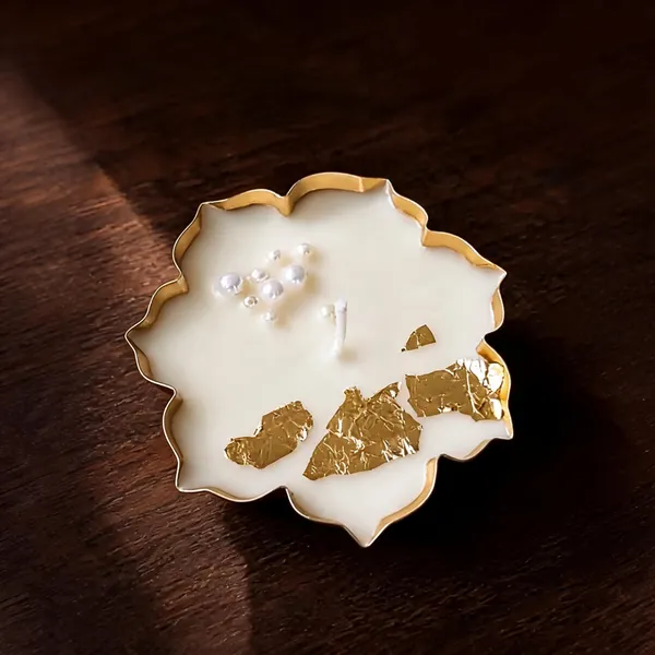 Metal_Soy_Wax_Lotus_Bowl_Gold_Foil_Floral_Scented_Candle