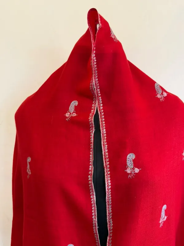 Red_Embroidered_Dupatta_For_Women