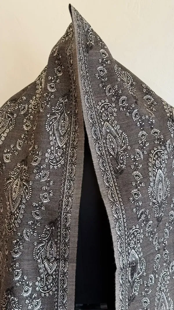 Grey_Printed_Paisley_Shawl_for_Women